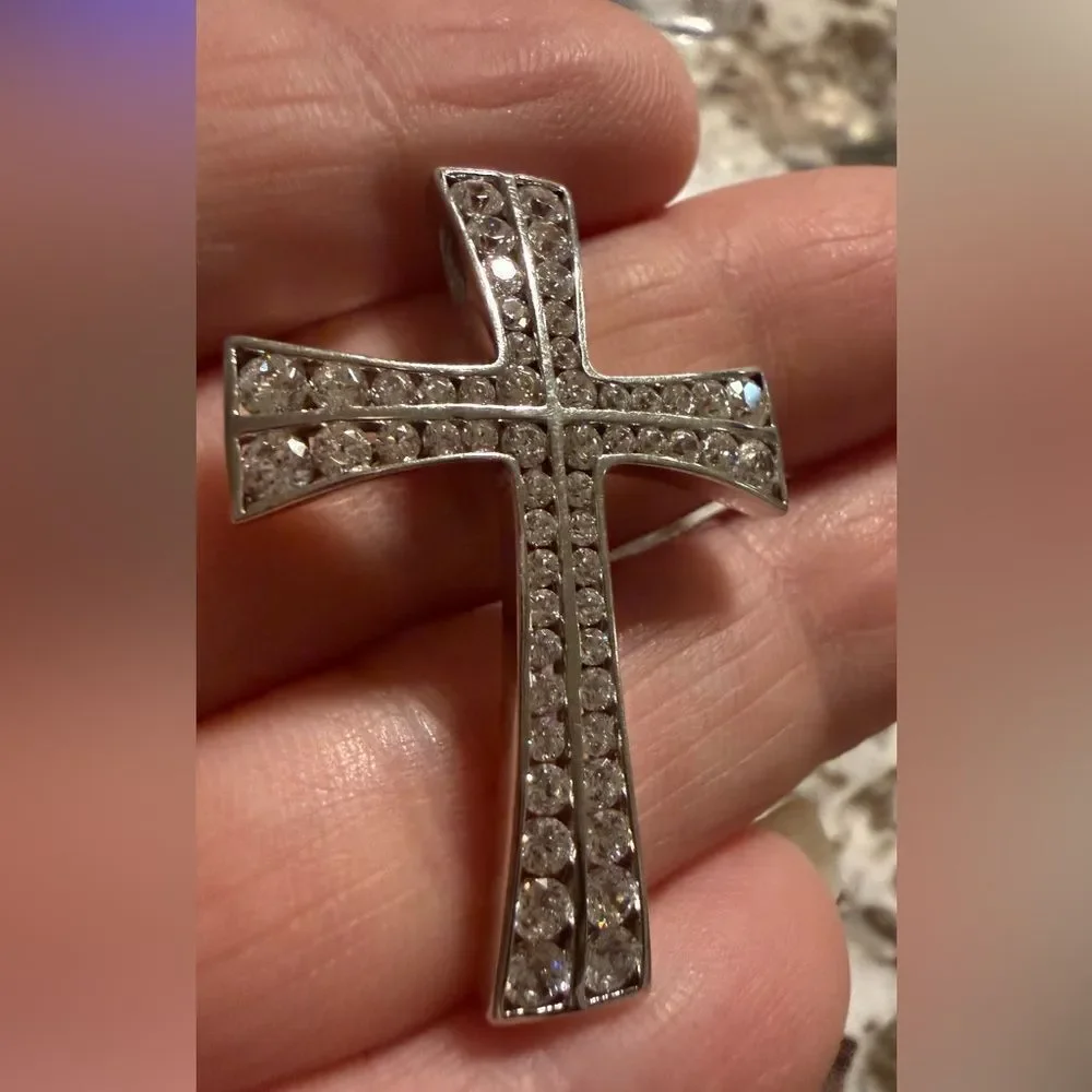 Sterling Silver 925 Cross Pendant With White CZ Stones Modern Curved Design